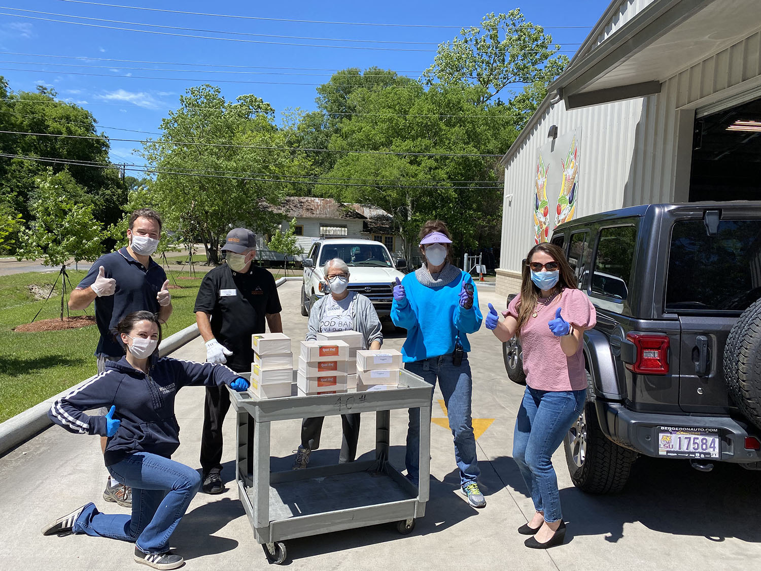 Rachael Catalanotto delivers food to the Northshore Food Bank Volunteers